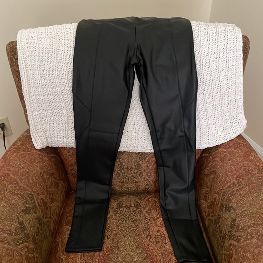 Yummie Leggings View 2